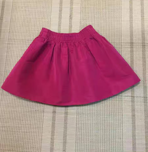 包邮华伦天奴半裙9新，花苞裙，穿不惯，颜色...