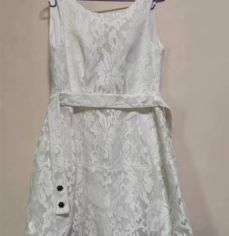 #ONLY 连衣裙 带点公主风又有点干练的...