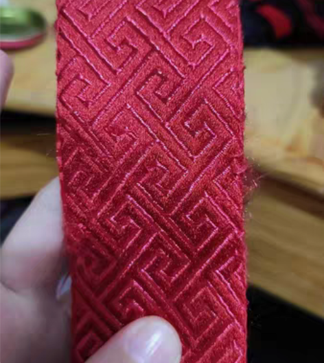 出悠窝窝家少年羡，衣服大全套，从前主人那收...