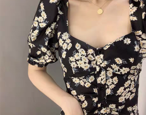 转卖法式方肩赫本风小黑裙子仙女超仙森系气质...