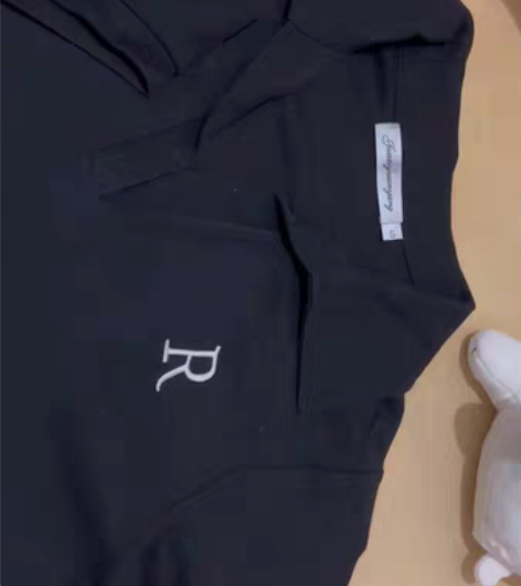 转卖2022新款裙子休闲运动风宽松显瘦直筒...