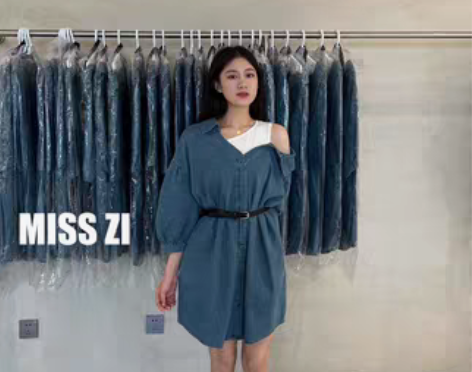 转卖MISS ZI韩版水洗牛仔假两件连衣裙...