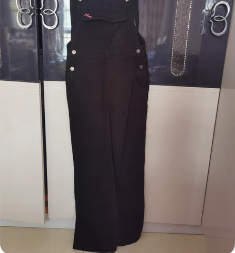 包邮珊珊家背带刺绣牛仔裤S码，全新的，我长...