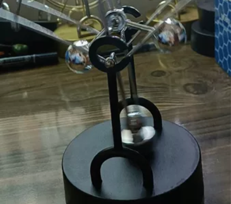 牛顿摆球小摆件永动机仪创意磁悬浮物理装饰办...
