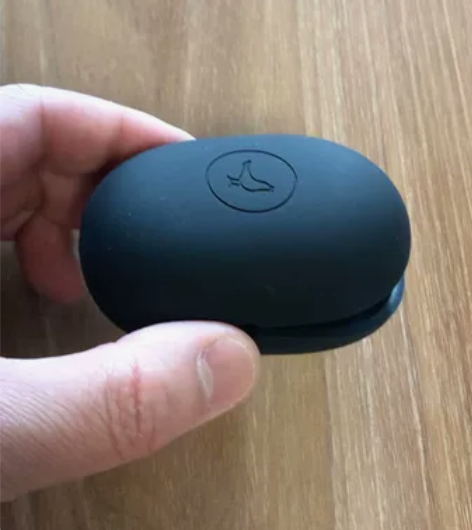 出售全新小鸟耳机原装保护套，有黑色和粉色，...