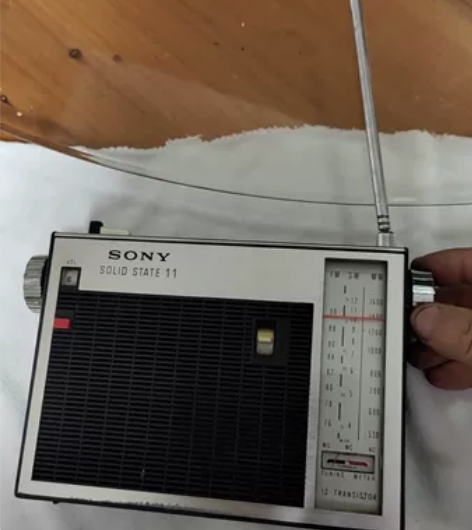 索尼收音机110F成色见图不议价包邮出。二...