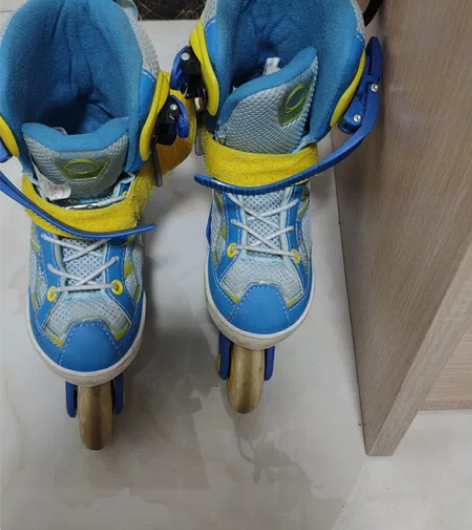 迪卡侬轮滑鞋，孩子轮滑没怎么滑已经尺码小了...