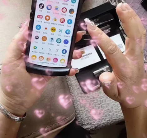 自用摩托罗拉国行5G手机，手机没套过壳有磕...