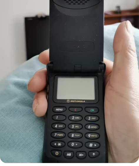 95年买的摩托罗拉掌中宝，不是中文版的！不...