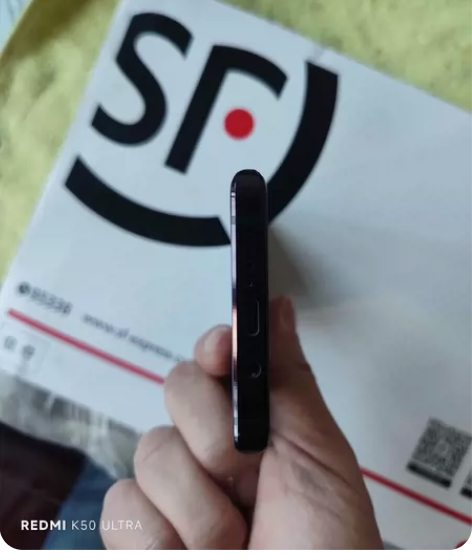 摩托罗拉egde海外版，瀑布屏非常好看，就...