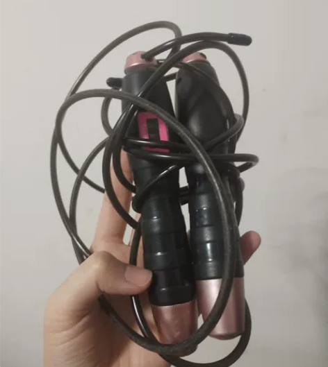 跳绳 粉色 重170克 送袋子 感兴趣的话...