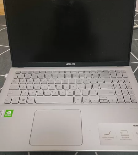 15.6寸轻薄华硕笔记本，几乎全新，没有维...
