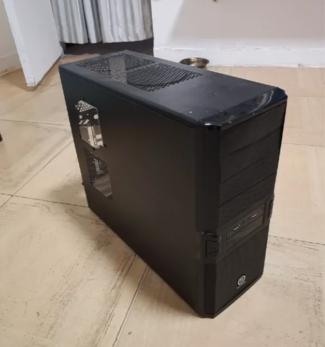 tt机箱 空机箱 atx matx 都可以...
