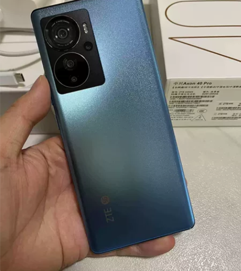 中兴 Axon 40 pro 12+2...
