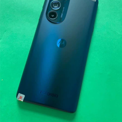 摩托罗拉edgex30冠军版，内存12+5...