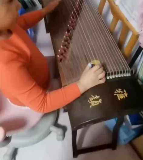 初学者古筝家里小孩使用过，本地销售，外地请...