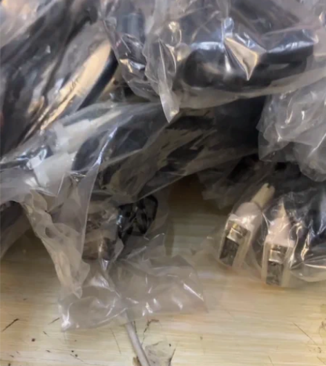 原装DVi数据线，长度1.8M，品牌机拆机...