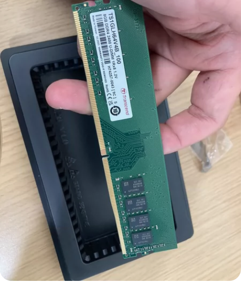 创见 ddr4 2400 8g单条内存，1...
