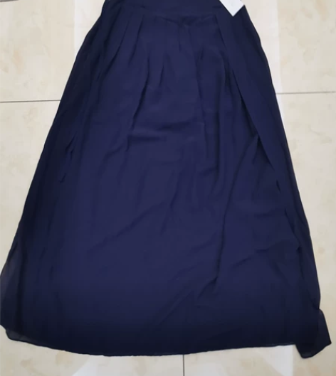 简朵m码半身裙 腰围66，雪纺面料，有内衬...