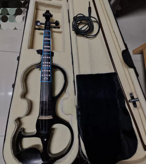 电子小提琴  几乎全新 4/4成人专业演奏...