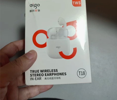 买东西送的，自己已有耳机。留着无用。转给有...