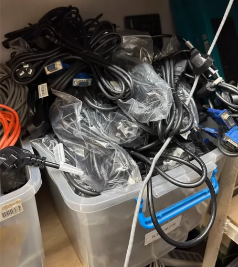 全新联想品牌商务套机电源线,公司每年新购电...