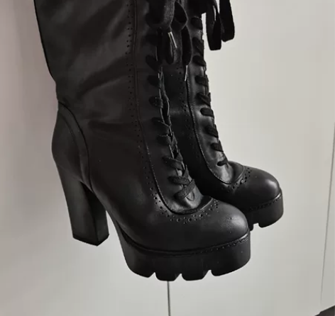 纯牛皮女鞋，粗高跟，黑色，红色，都是38码...