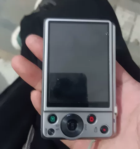 出售照相机，卡西欧，型号ZR20，能正常使...