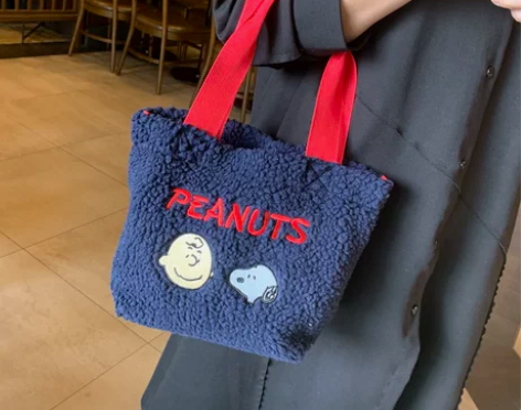 出口日本史努比毛绒绒卡通绣花包手提包手拎妈...