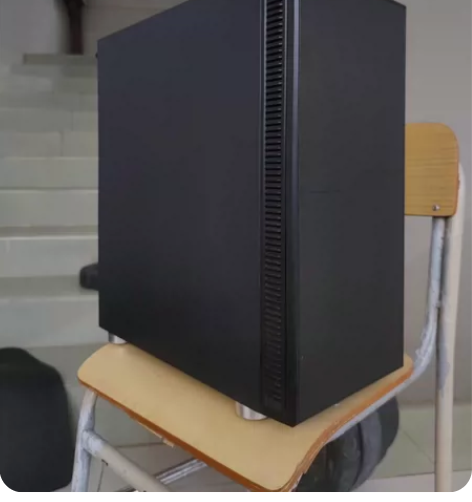 黑洞7静音机箱送三把风扇 已擦净大部分灰 ...