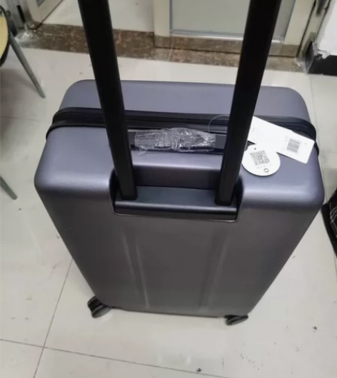 全新自用 公司送的小米90分行李箱  一个...
