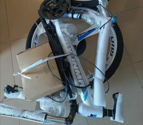 全新山地车变速双碟刹减震自行车低价处理 山...