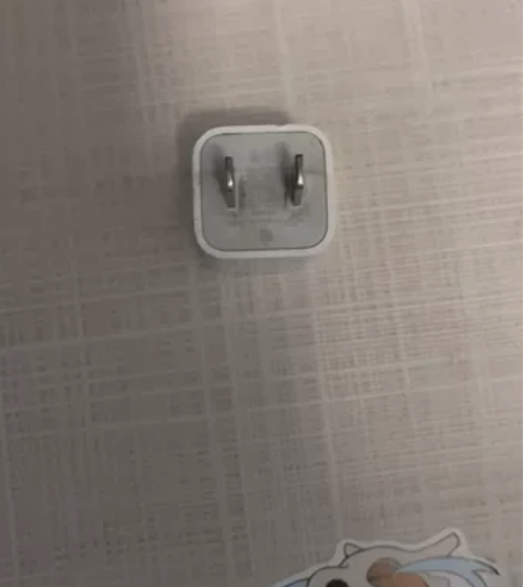 苹果原装5W充电头，保证官方正品，买8p手...