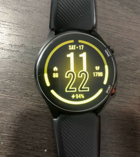 小米手表color运动版  屏幕有轻微划痕...