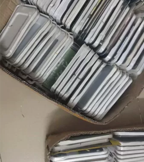 转让一批闲置手机壳、钢化膜。因改行，低价处...