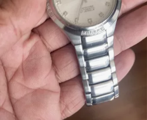 天王手表正常走时，不喜欢了便宜卖 感兴趣的...