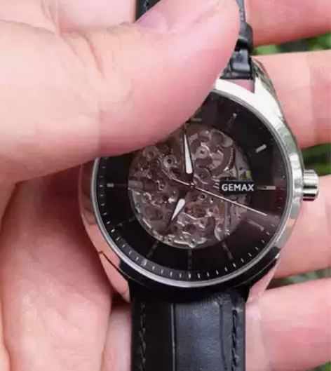 西铁城8n24镂空自动机械表 。 型号20...