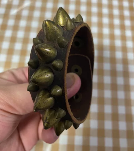 自己做的皮具，牛皮护手，类似北斗神拳里的人...