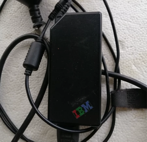 联想IBM充电器。新旧如图。 感兴趣的话点...