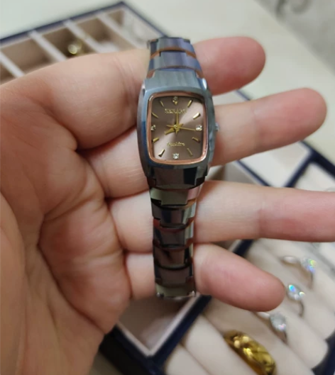 价格看着给吧 圣雅诺钨钢手表女 蝴蝶扣双色...