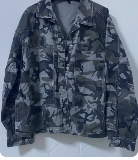 二手迷彩工作服衣服，款式请私聊 感兴趣的话...