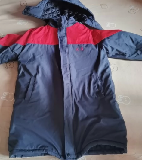 九成新棉校服便宜转让。175码，上衣中长款...