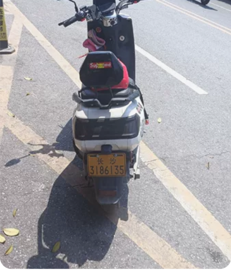 小牛同款电动车!72v32a,,前后双碟刹...