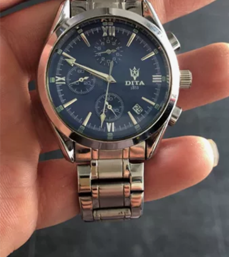 旧手表一块，石英表，品牌未知。别的功能不会...