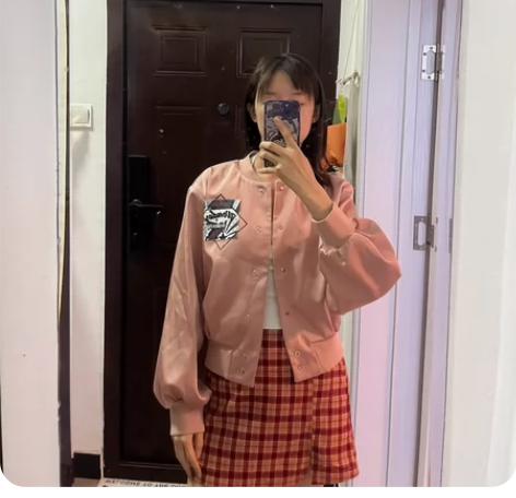 lily粉色绸缎面短款棒球S码，几乎全新，...