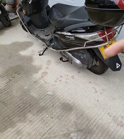 银钢摩托，21年准新车。电喷发动机，手续齐...