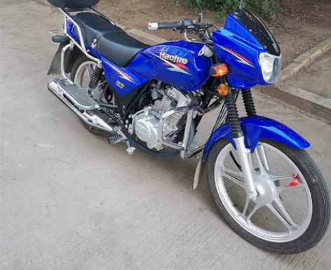 豪爵125摩托车，基本新车状态。4000公...