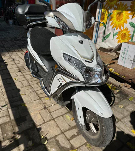 豪爵VR 150 踏板摩托车、21年8月的...