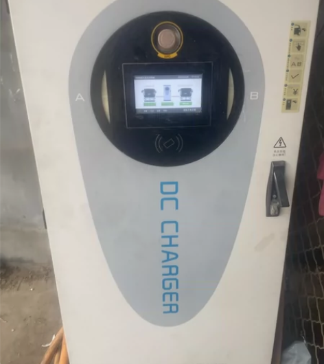 中通客车充电桩，双枪直流充电桩，可以预约充...