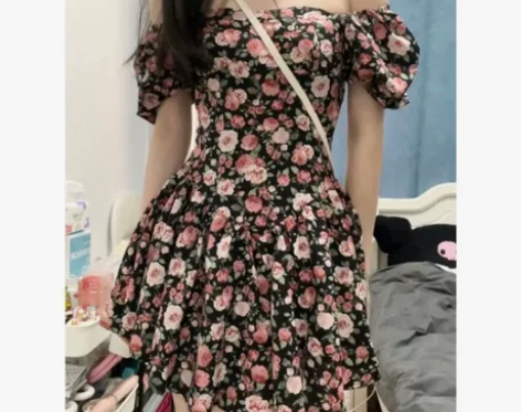 夏季法式设计感小众学院风吊带裙洋气气质超仙...